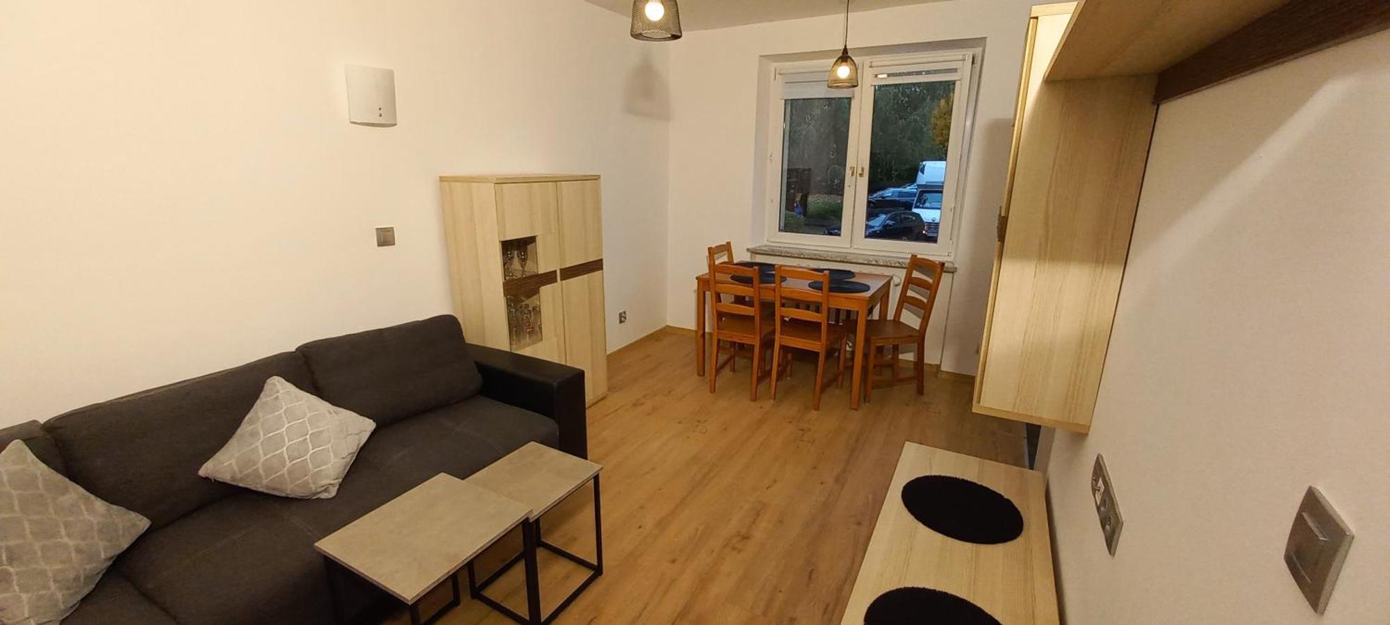 Apartament Juki 2, Obok Katowice Wynajem Na Doby, Krotkoterminowy, 2 Pokoje, Mozliwosc Dodatkowych Dwoch Osob Na Rogowce W Salonie Za Dodatkowa Oplata, 37M2,- Po Kapitalnym Remoncie, Wifi Chorzów Zewnętrze zdjęcie